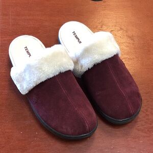 Women's Maroon Slippers with Plush Lining